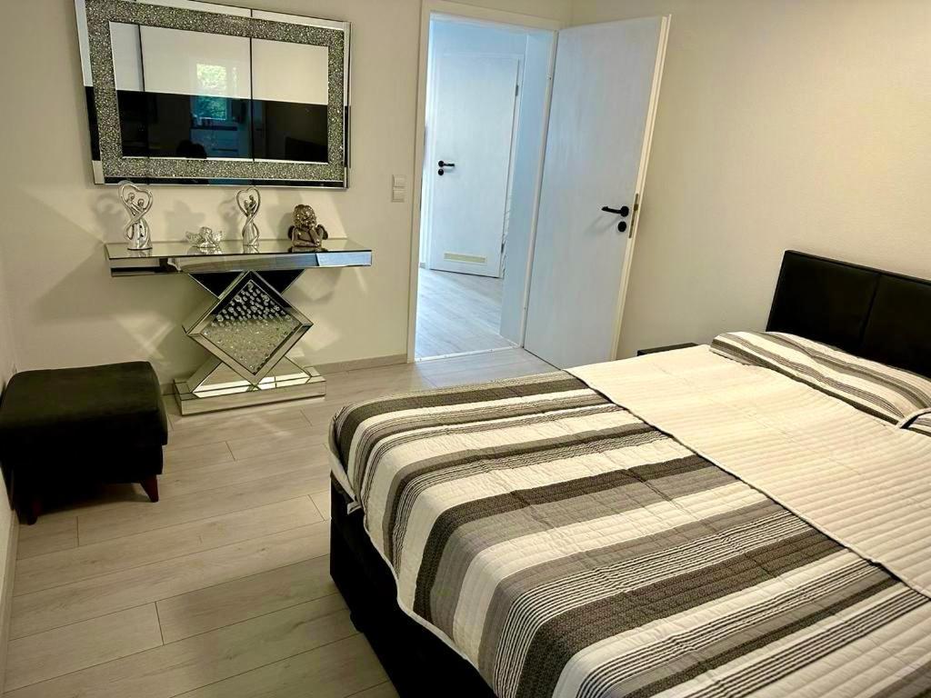 Flexible, Schoene Und Gut Aussehende Feriensuite Reutlingen Exterior foto